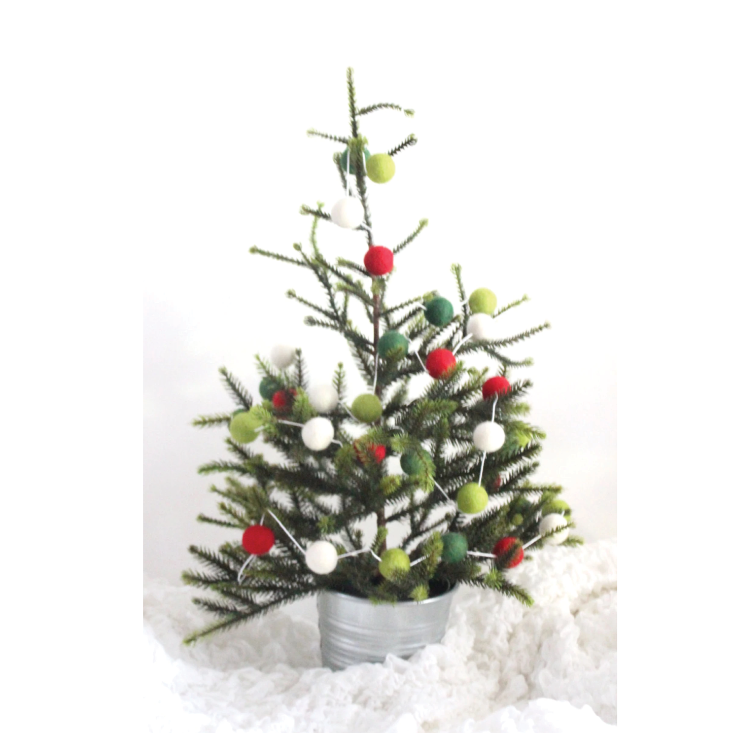 Merry & Bright Christmas Garland: 7 ft.