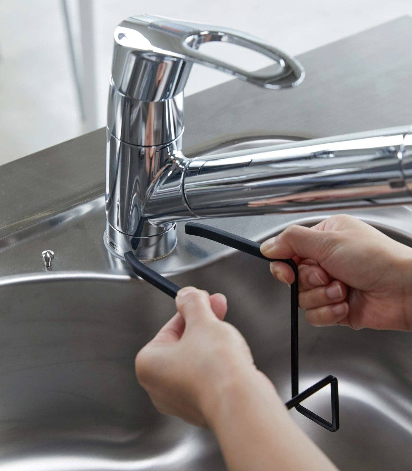 Tower Faucet-Hanging Sponge Holder - Steel - Single