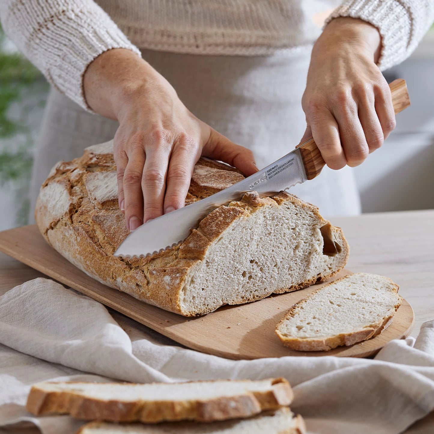 Parallèlè No 116 Bread Knife